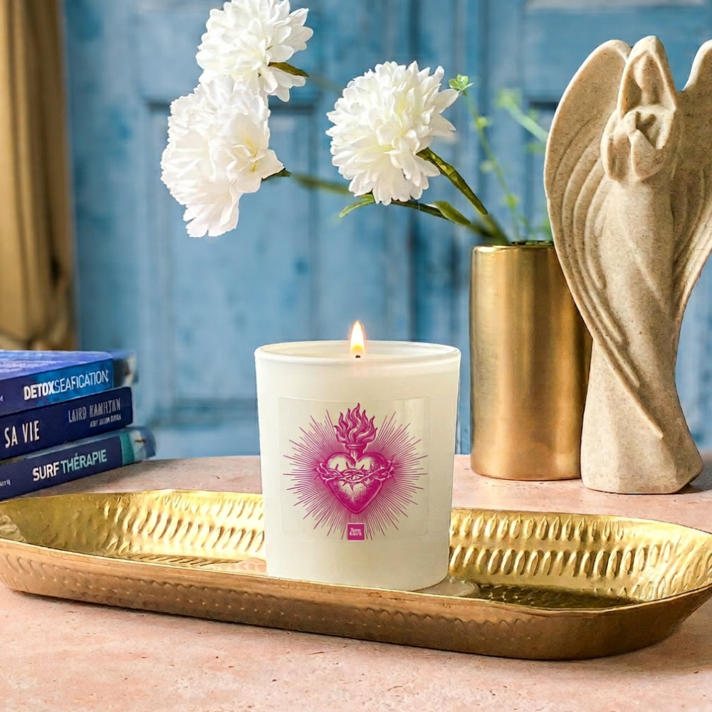 Bougie Ex Voto Rose Pêche et Monoï Neo Keri allumée, cire recyclée bougies d'église, décoration intérieure